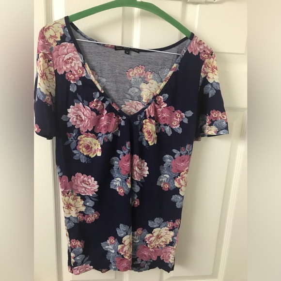 Truly Madly Deeply flower top size medium ♥️ - Picture 1 of 3